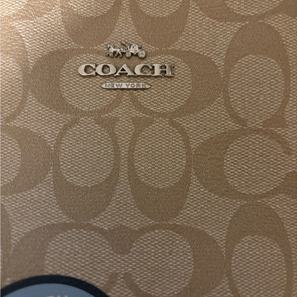 Coach X Disney Minnie Mouse collab‎ tan tote - Picture 5 of 9